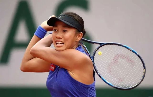 科维托娃在塞尔维亚队比赛中险胜，出色防守引发热议！